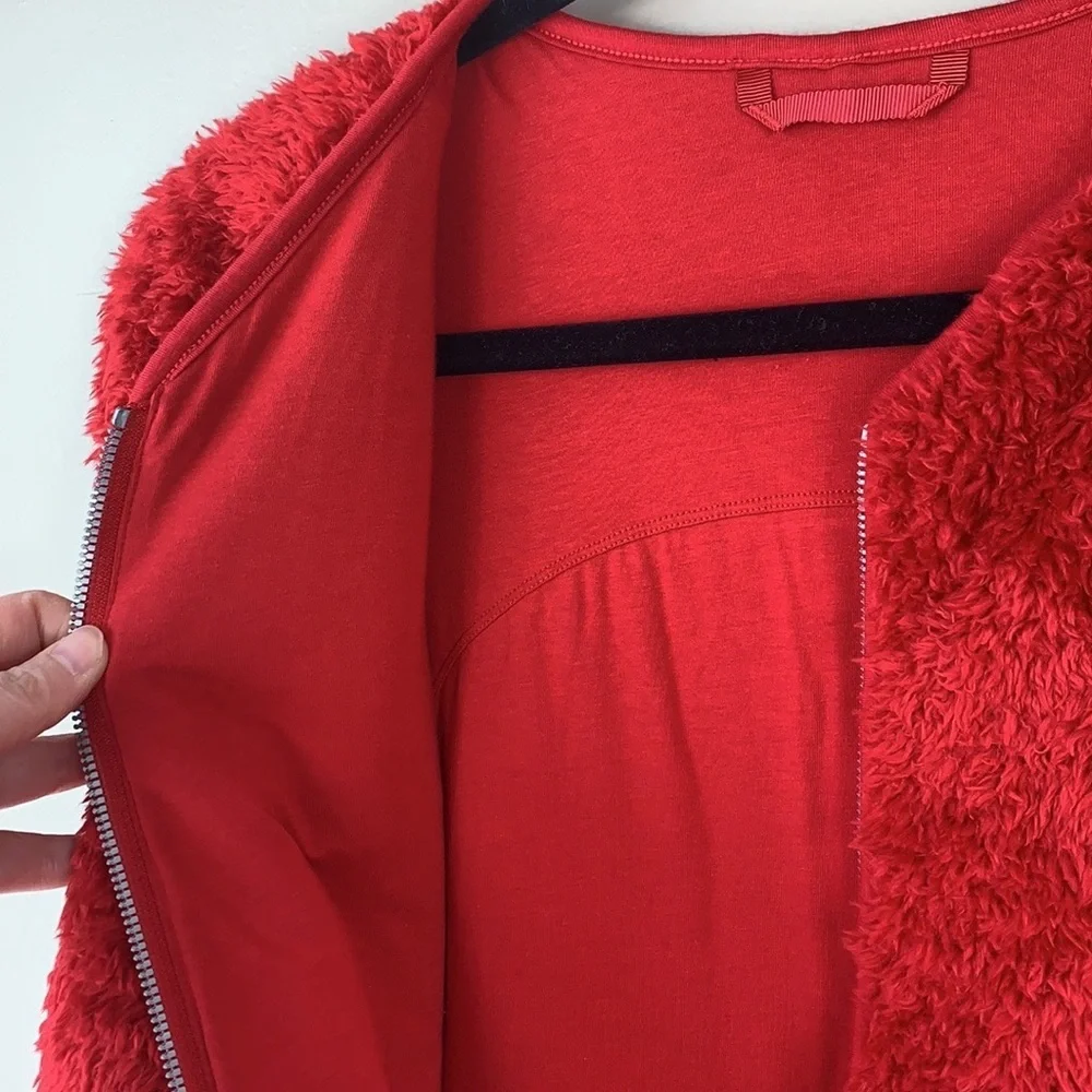 NWT Lululemon Red Oh So Sherpa Full Zip jacket 10